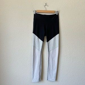 NWOT OUTDOOR VOICES 7/8 Length Spring Colorblock Leggings Black Gray
